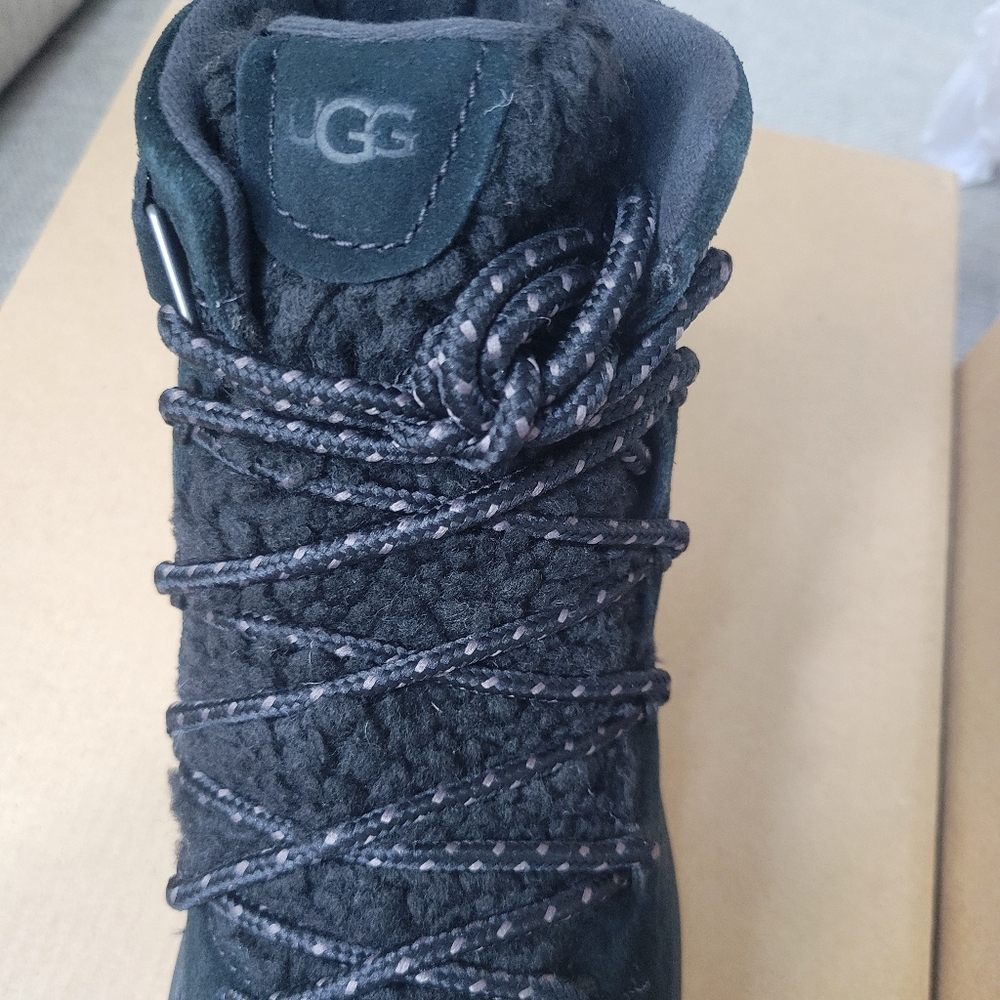 NIB women's UGG Lakesider Heritage Mid black size 5!  Retails $130 - Picture 7 of 9